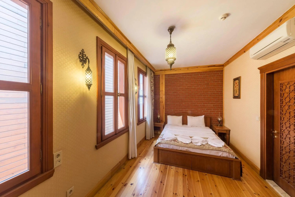 Lalinn Hotel