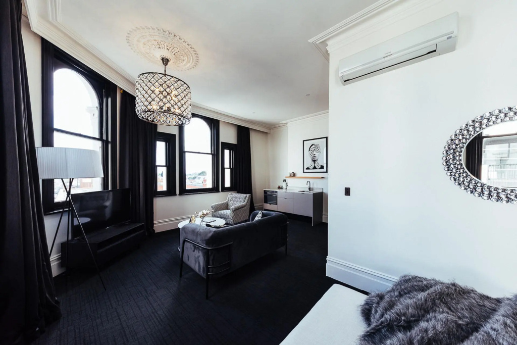 East Brunswick Hotel