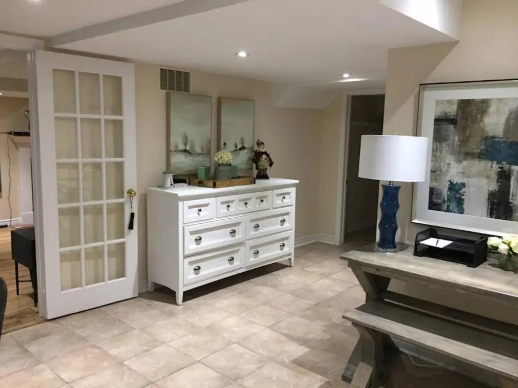 Beautiful 1 bedroom lower level apartment