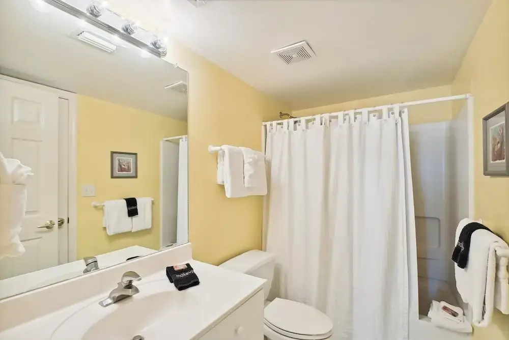 Seacrest 707 is a Gulf Front 2 BR on Okaloosa Island by RedAwning