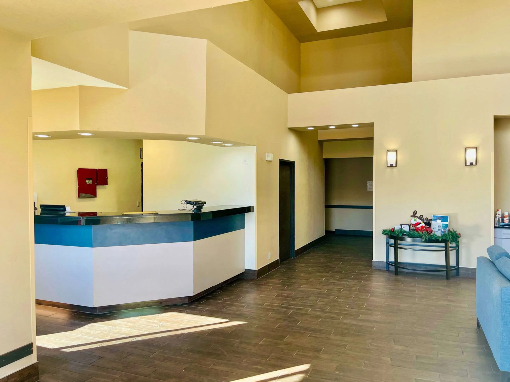 Comfort Suites University