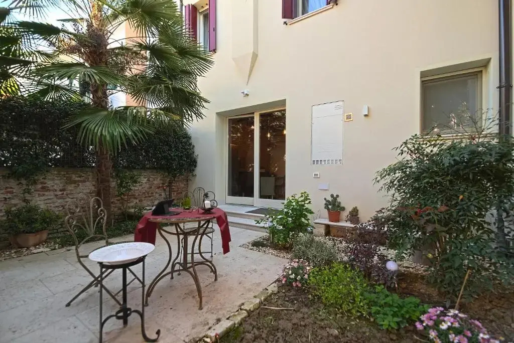 28 Alla Rotonda
