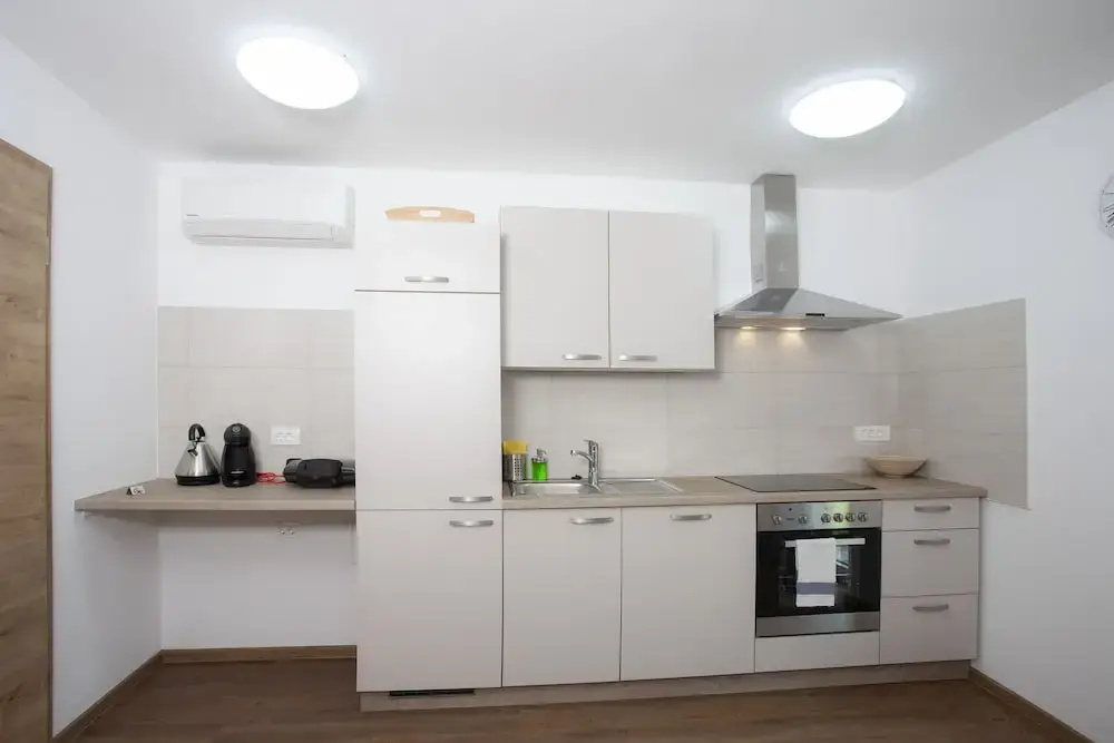 Razingar Apartments
