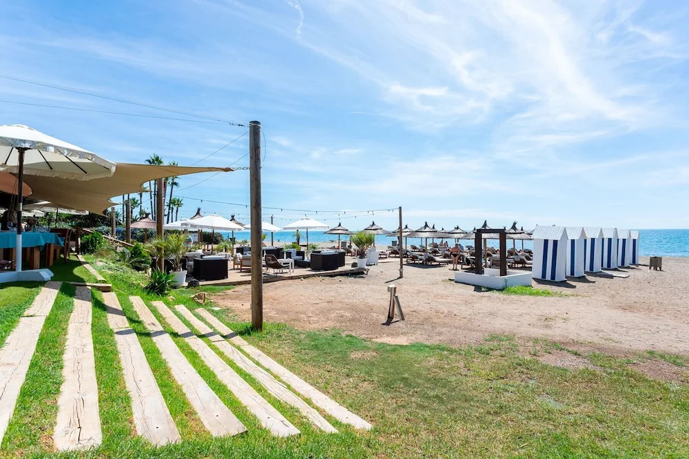 3 Bdrs Apartm With Private Terraces & Communal Swimming Pool in Estepona Benamara II