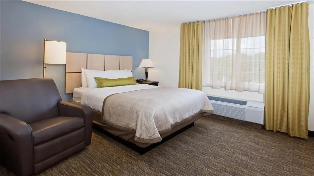 Sonesta Simply Suites Detroit Ann Arbor