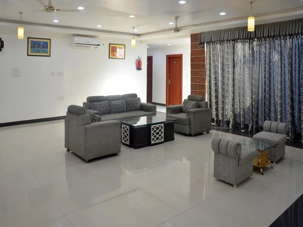 Collection O 4308 Hotel Zaarang Inn