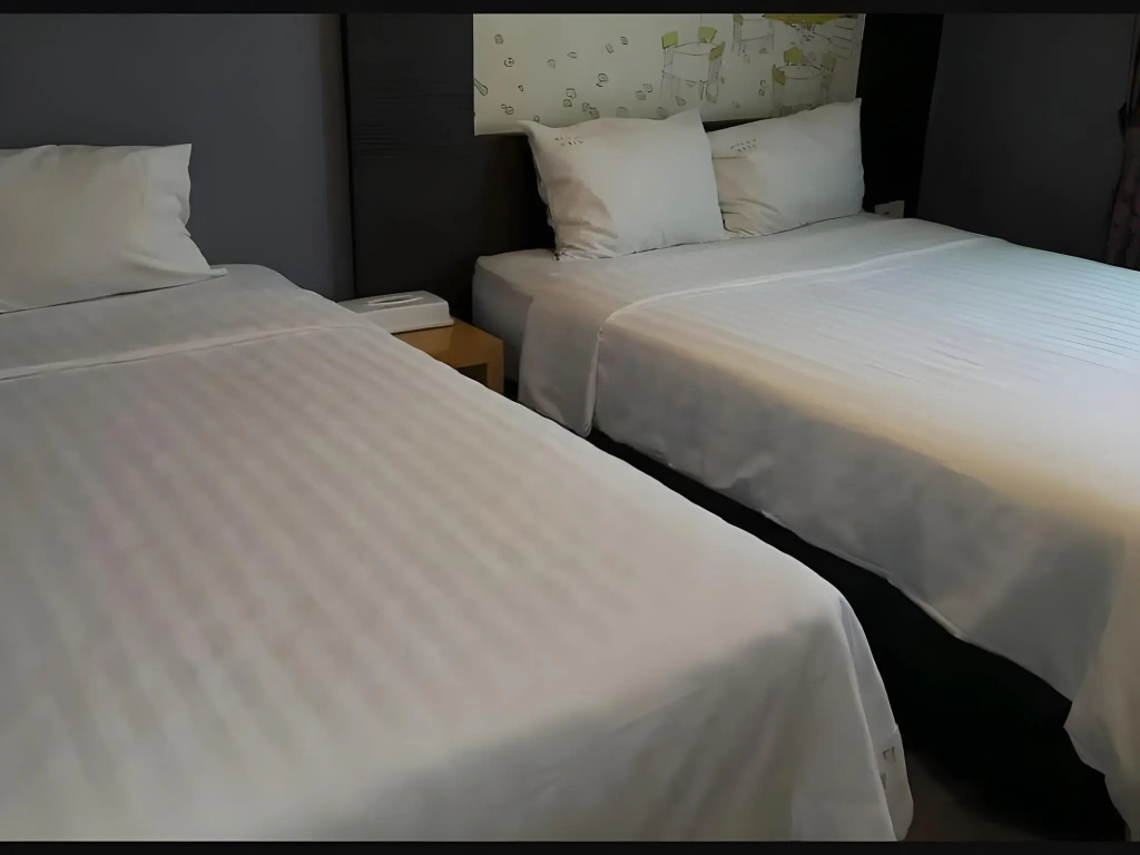 Sunrise Hill Tourist Hotel