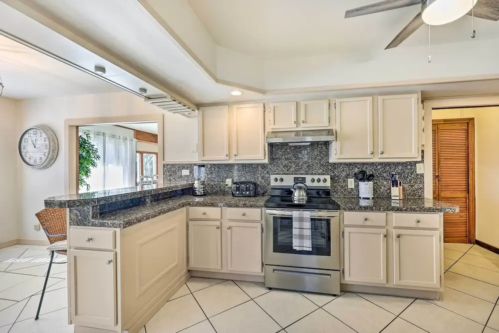 Private Pool Lakefront Home in Hot Springs!