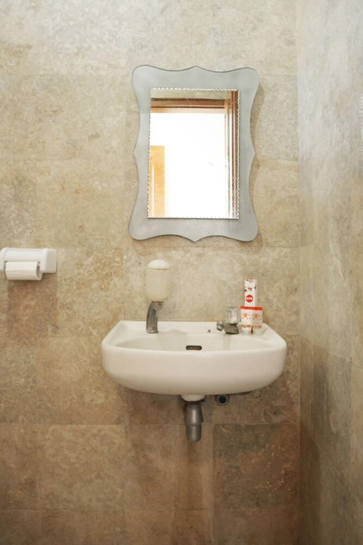 Hotel Mawar Saron by Oyo Rooms