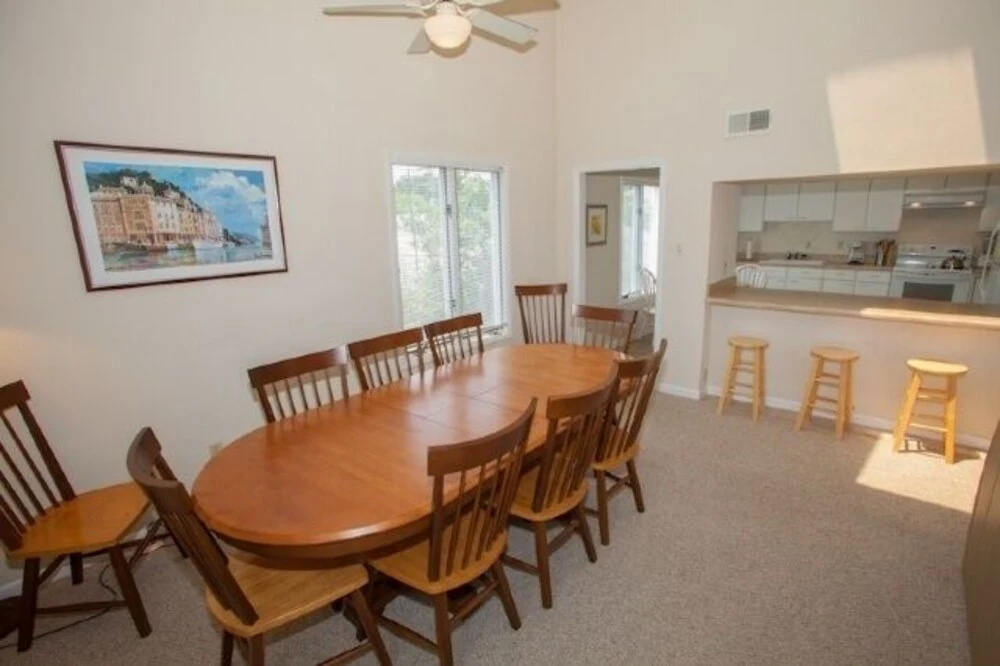Shoot The Breeze 4 Bedroom Condo by Redawning