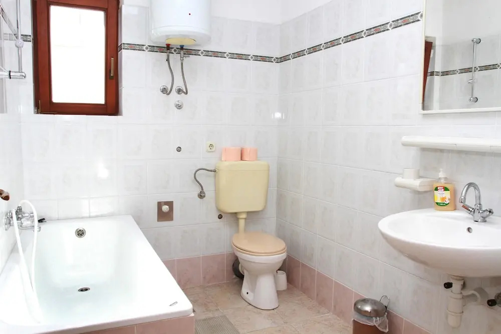 Apartments Sanader A1 1 Br Apts