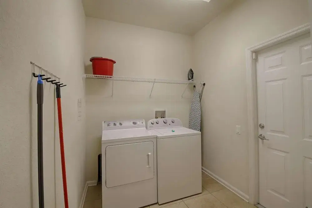 2540 Windsor Hills