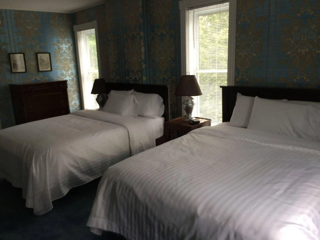 Seaway Manor B&B