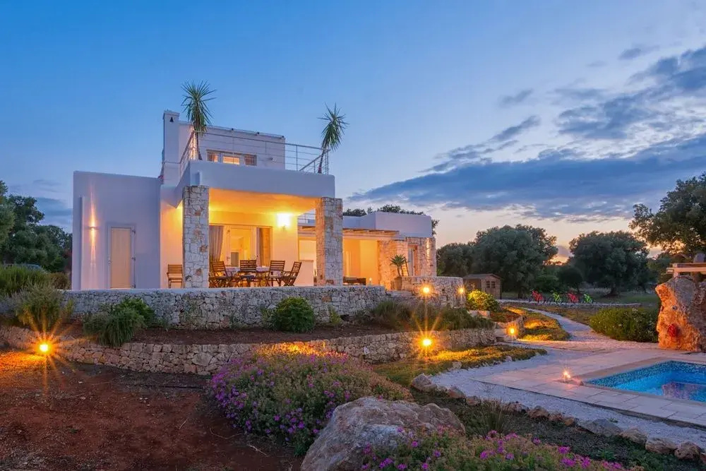 Villa Butterfly by Raro Villas