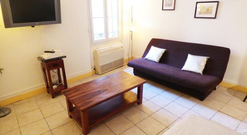 Livia Cannes Hotel de Ville FF39