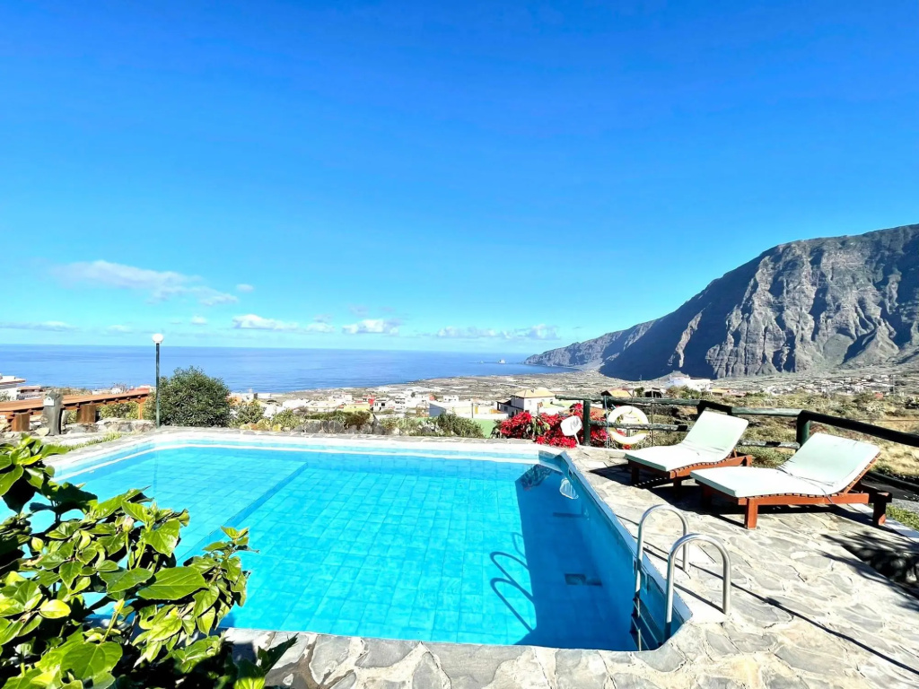 Apartment in a rural house, wonderful ocean view in El Hierro