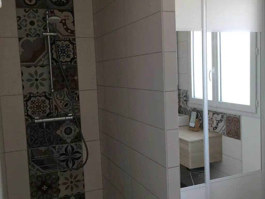 Maison rénovée proche mer avec terrasse, parking privé et wifi à Barbâtre - FR-1-426-440