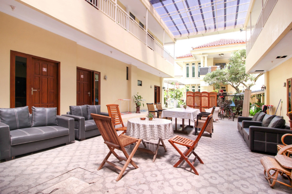 RedDoorz Plus near Rumah Sakit JIH
