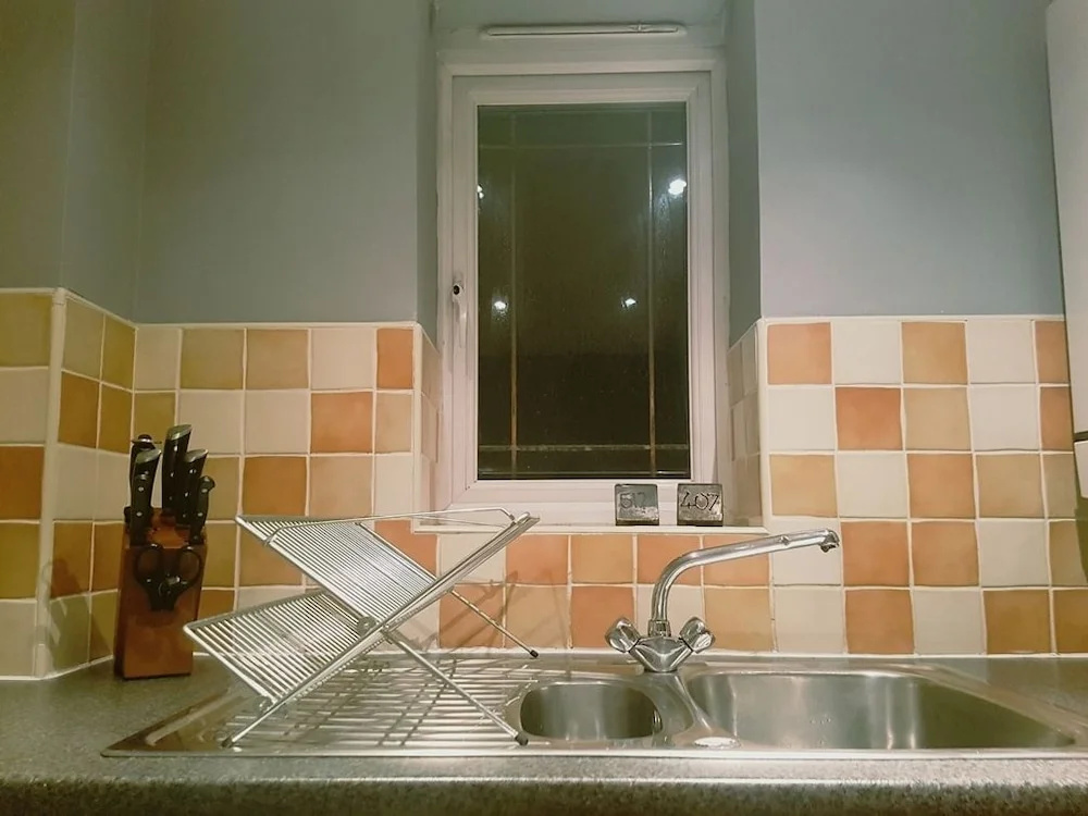 2 Bedroom Apartment With Juliet Balcony