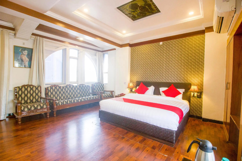 OYO Flagship 14803 Hotel Silver Inn