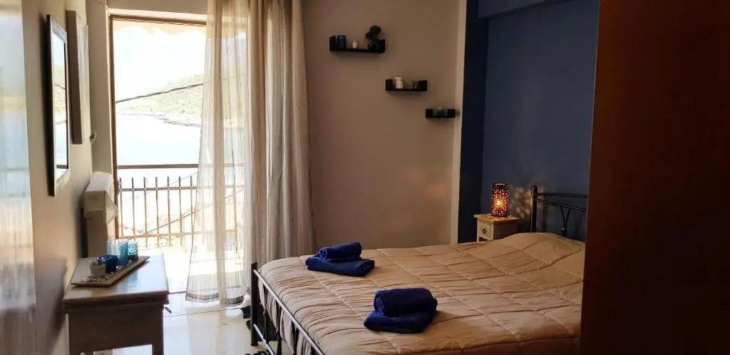 Niki "s apartment