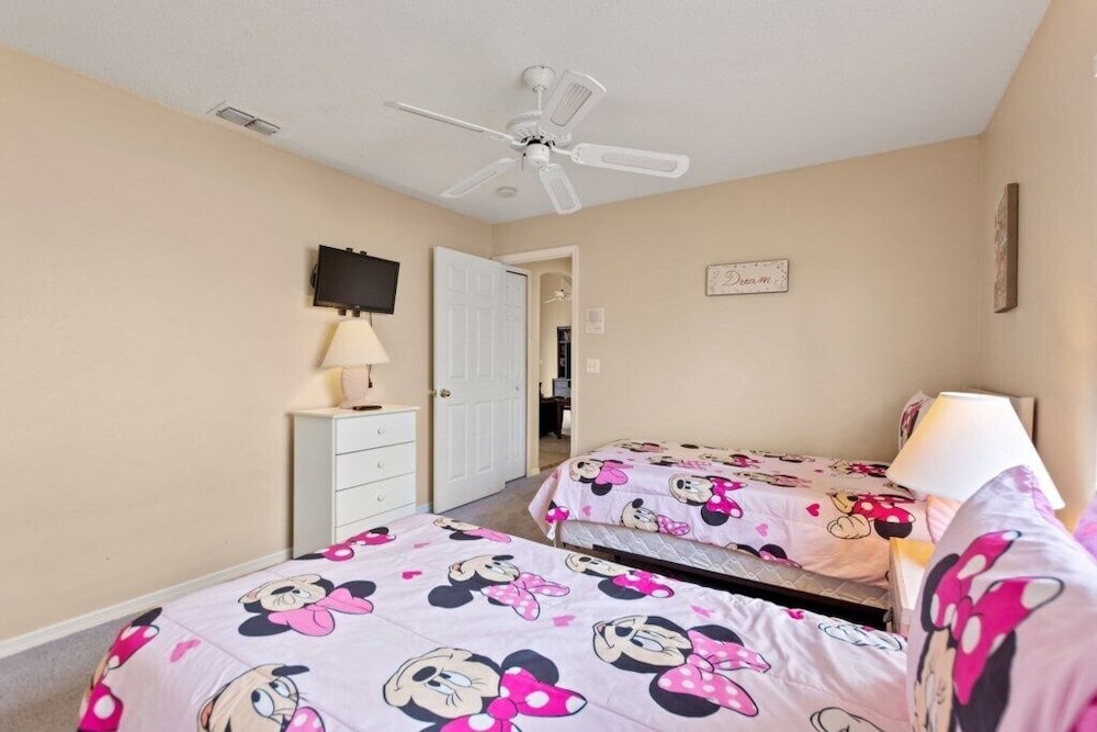5 Bed Large Pool and Games Room #801