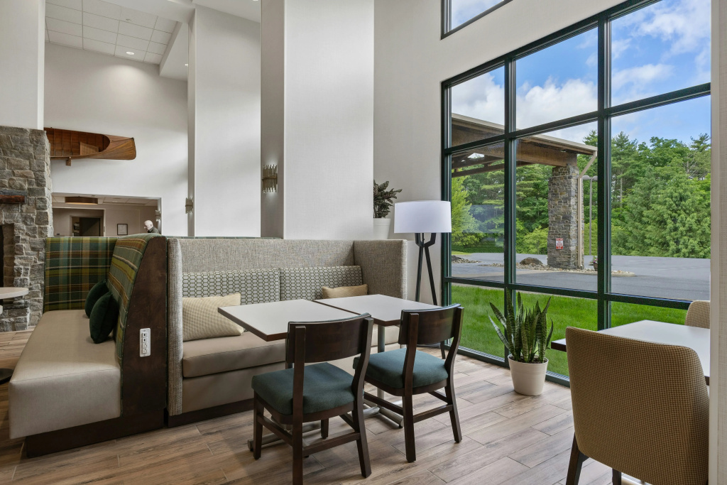 Hampton Inn & Suites Lake George