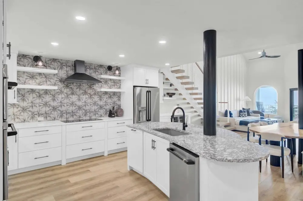516 Seascape Oceanfront Condo With Pool Access in Wild Dunes