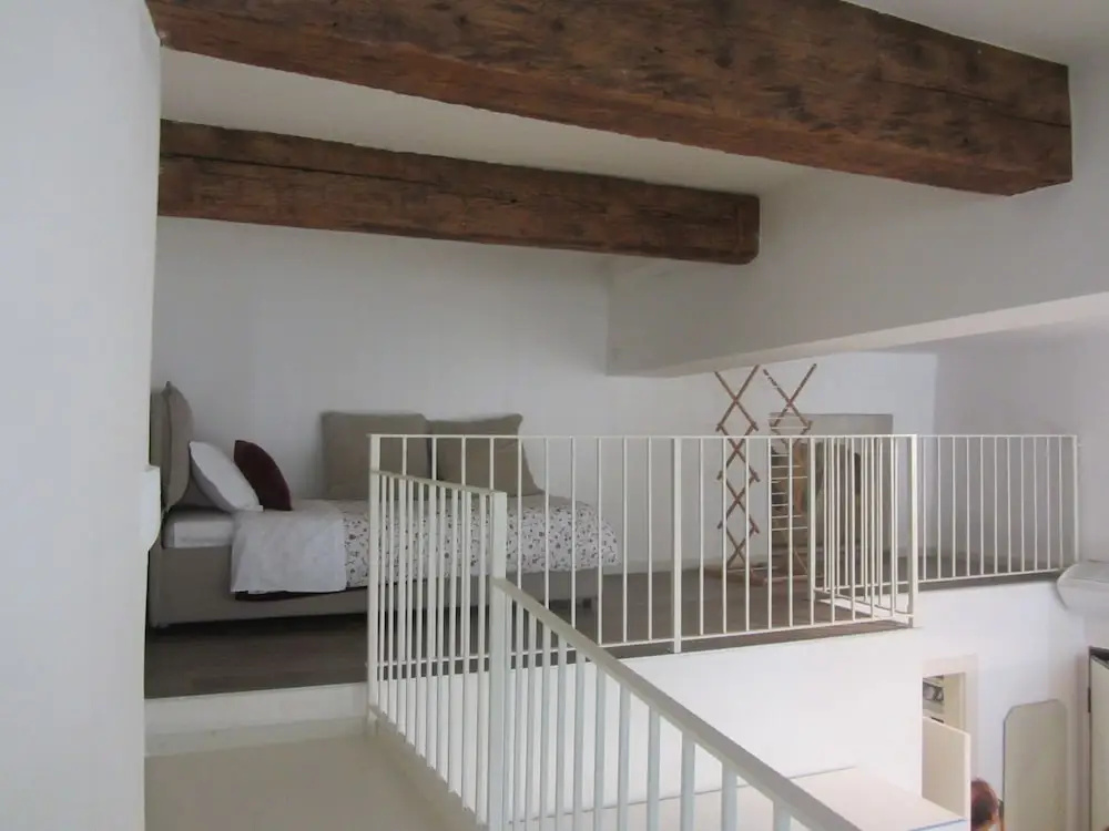 Garibaldi Luxury Home - Royal Solution