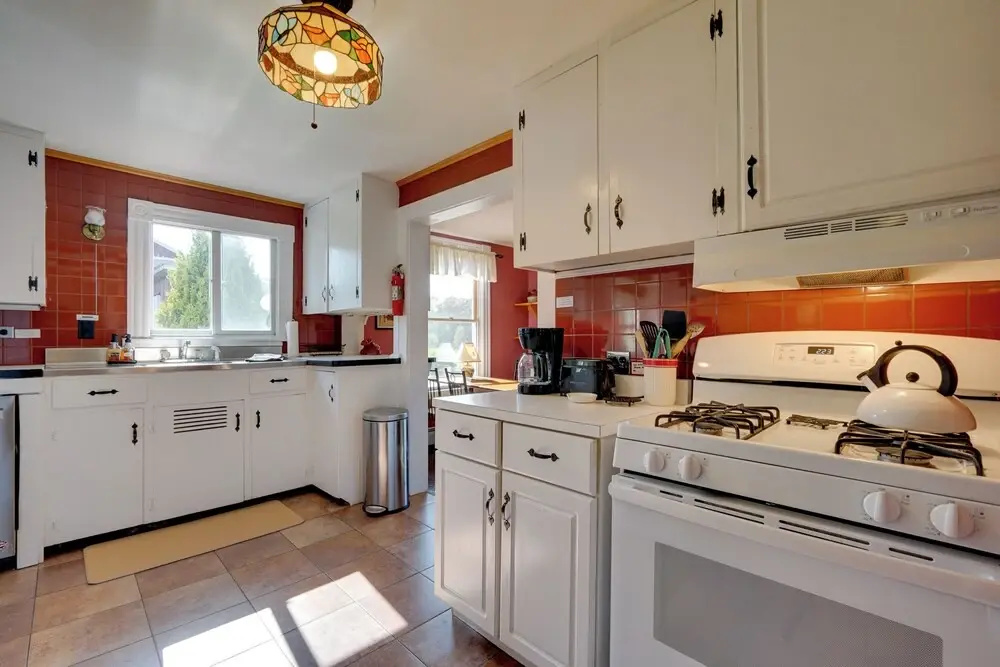 'john's Farmhouse in Mount Snow' on 120 Acres!