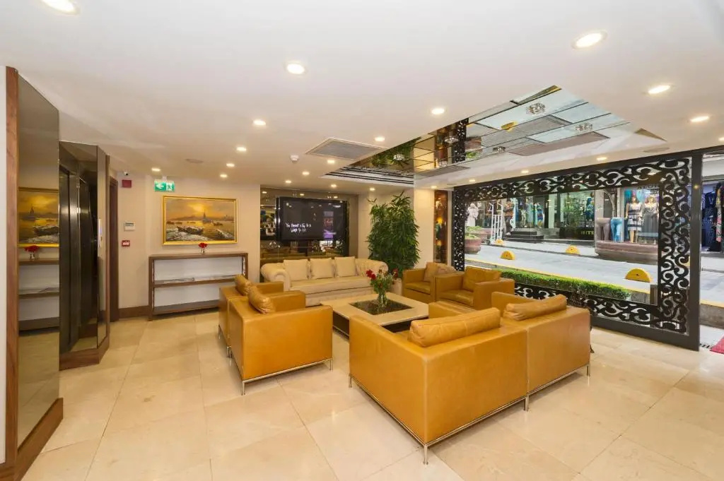 Darkmen Hotel