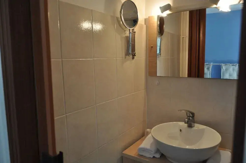 Hôtel La Garrigue & Bar Le Perchoir