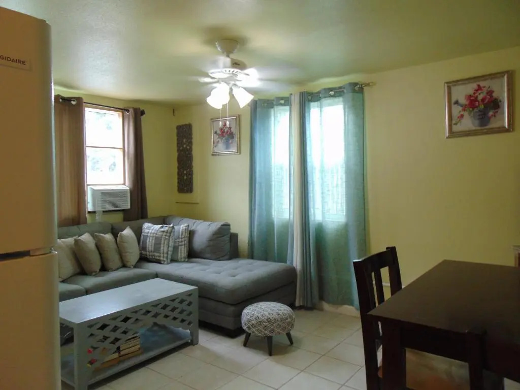 Pauhana Apartment
