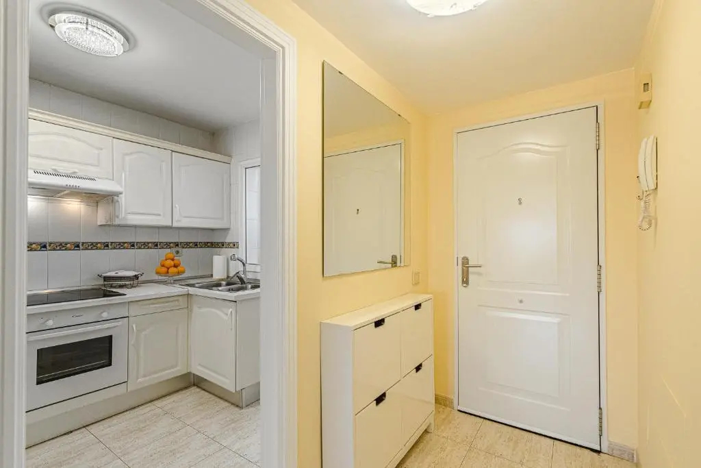RED Large family apartment, three floors, 10 guests