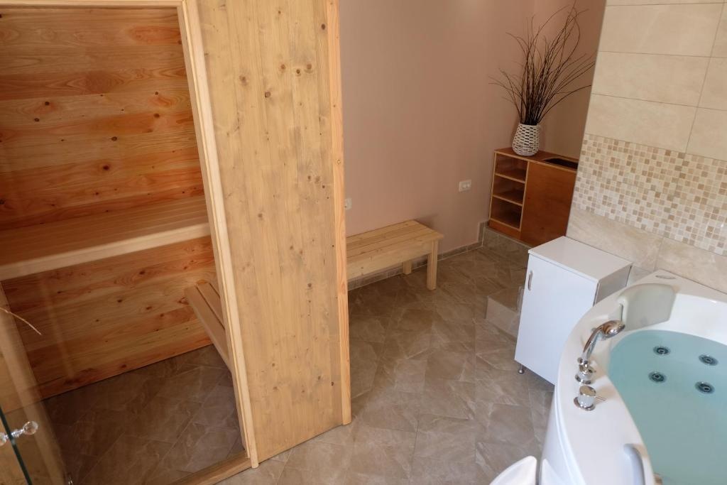 Apartments and Rooms Deskovic