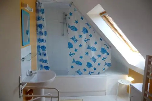 House Maison mitoyenne de 3 chambres, avec jardin située à proximité de la plage
