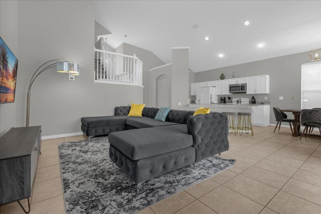 5 Bedrooms 35 Bathrooms Windsor Palms 8017 Kp