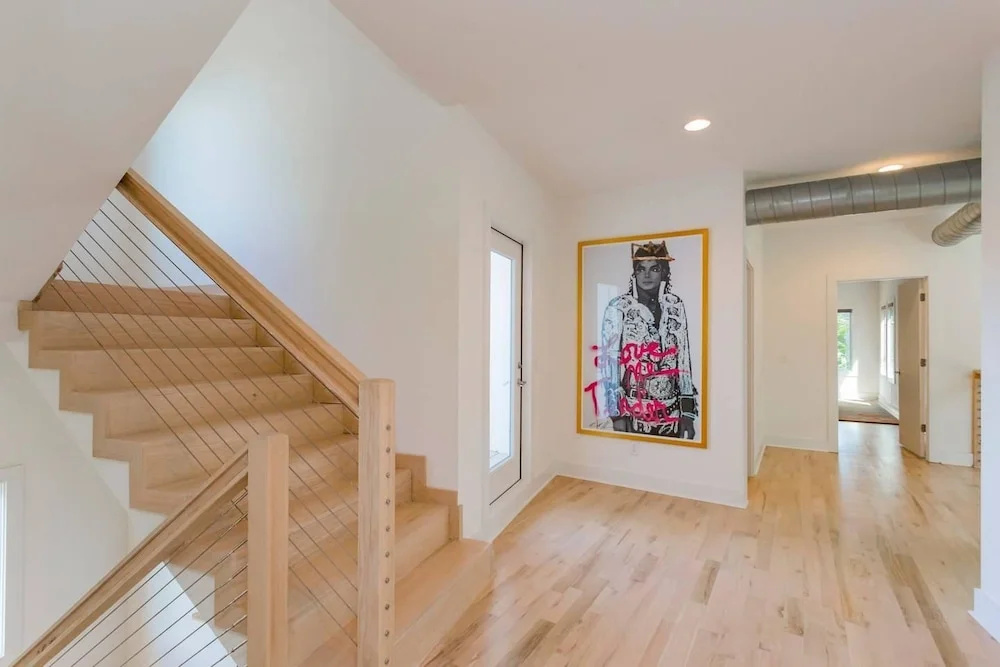 GTS - Germantown Spot - Close to Downtown - Huge Luxury Home With Backyard!