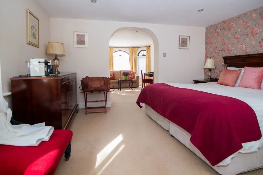 Hazelwood Lodge
