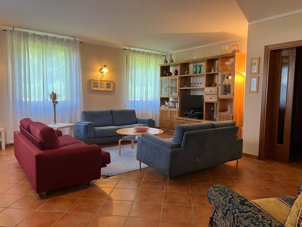 Villa in Tuscany with Private Pool & Views