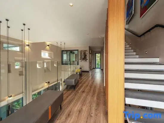 *3BrVilla with Rooftop, Pool and Sea View V160
