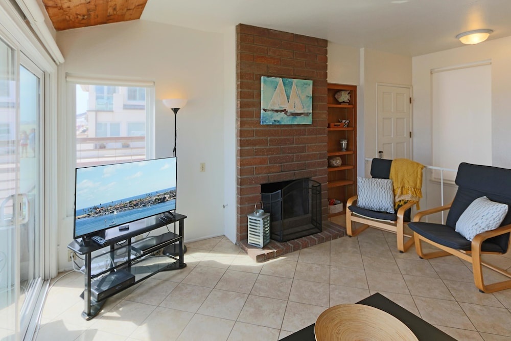 3014 W. Oceanfront 1 Bedroom 1 Bathroom Townhouse