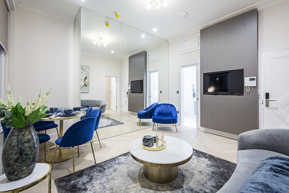 Billionaire Suites Kensington