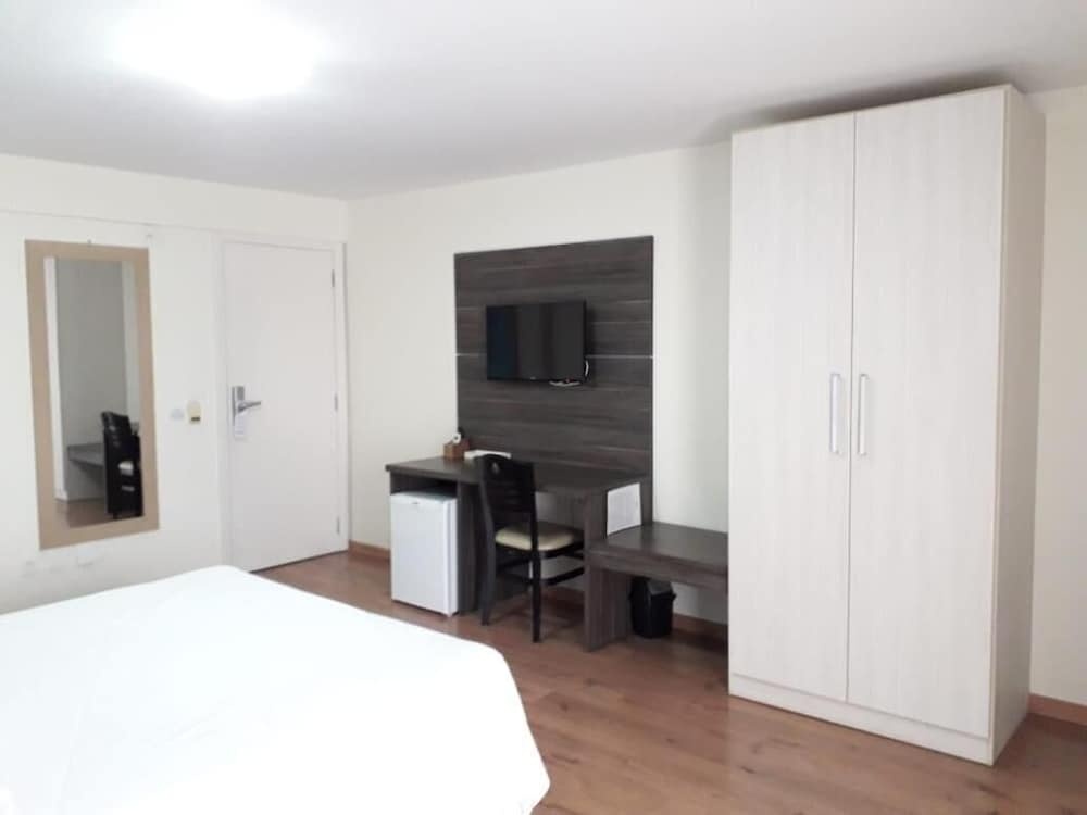 Athos Hotel