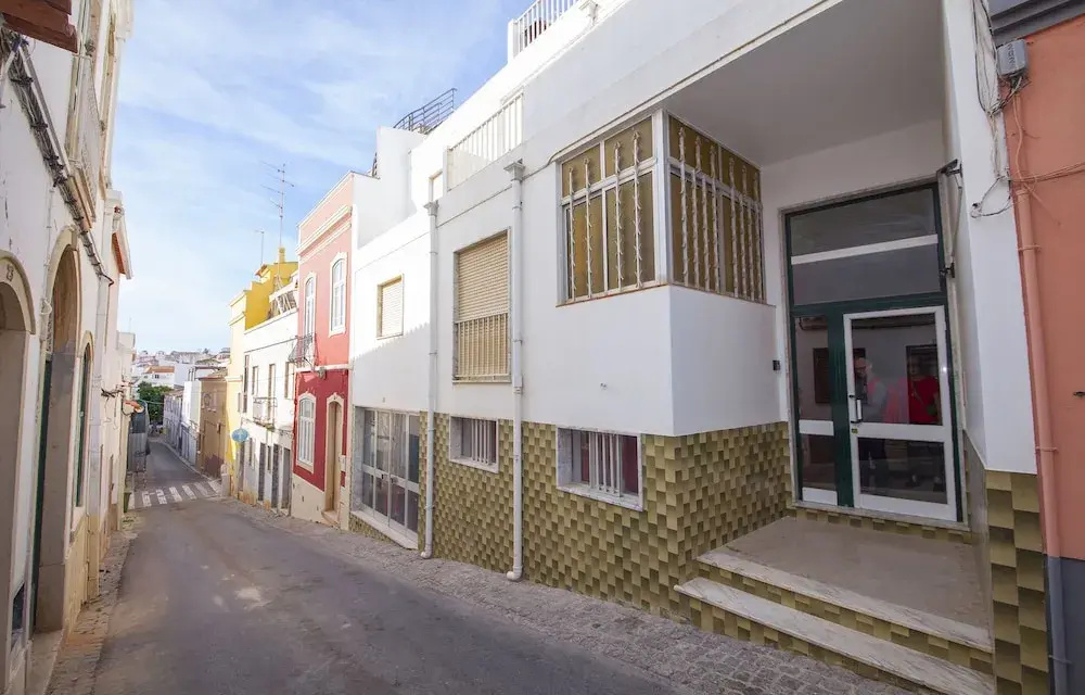 C10 - Lagos Center Apartment
