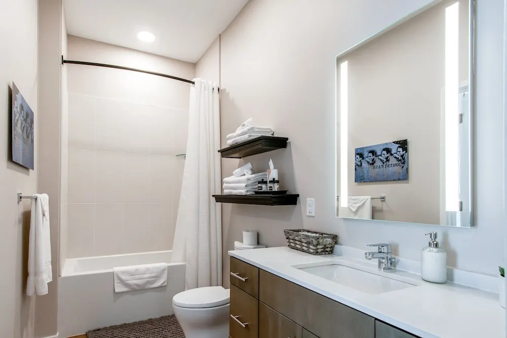 Illume Music City Suite Corner Unit 1 Bedroom Condo