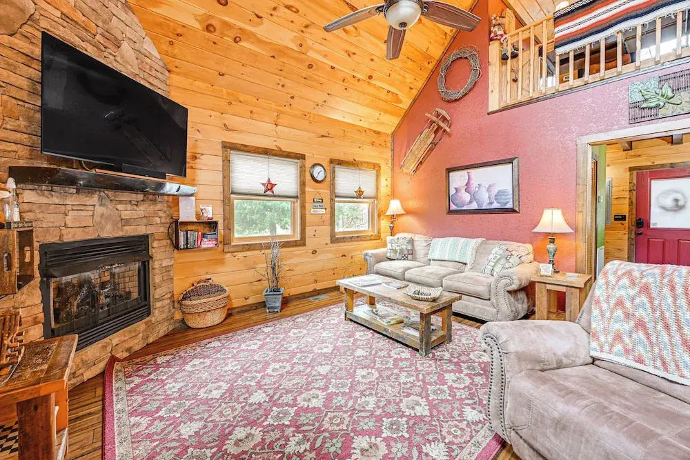 Cozy Couples Getaway w/ Hot Tub: 'fox Ridge Cabin'