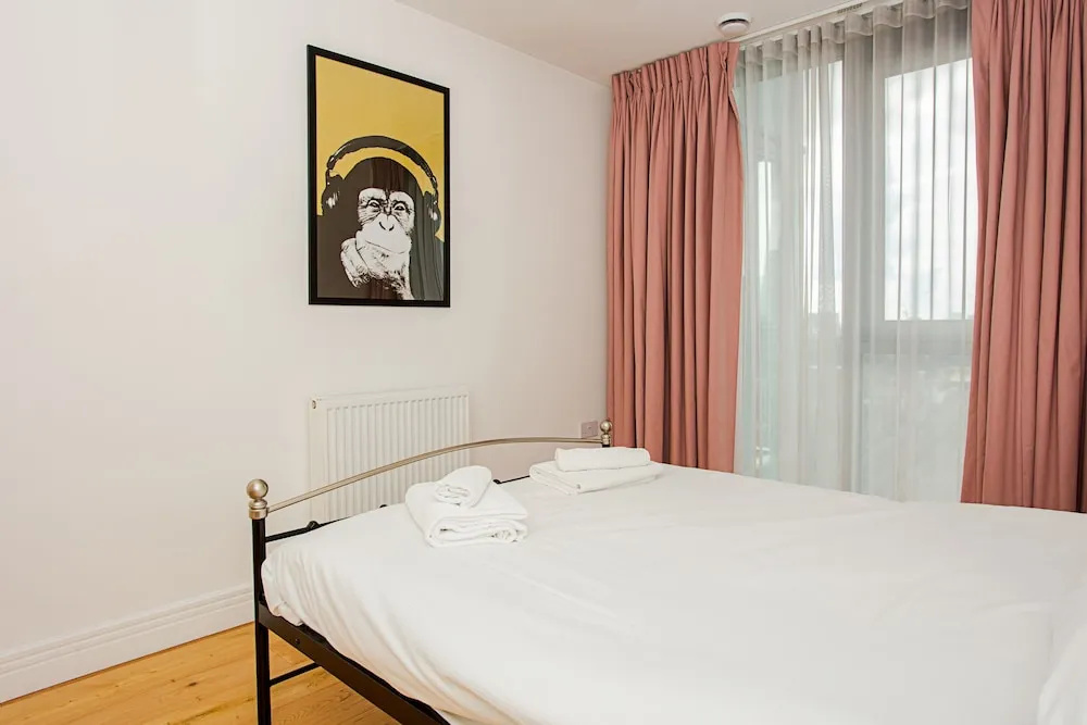 Beautiful 3 Bed Penthouse with Gym