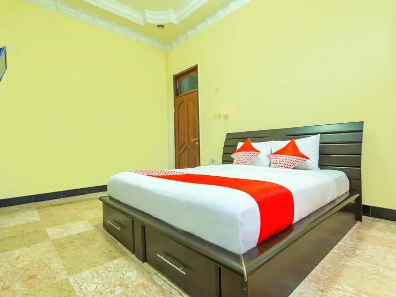 Senaz Guesthouse