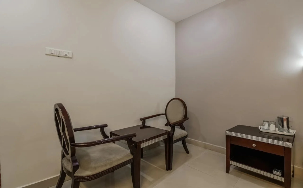 OYO 5231 M V Boutique Hotel